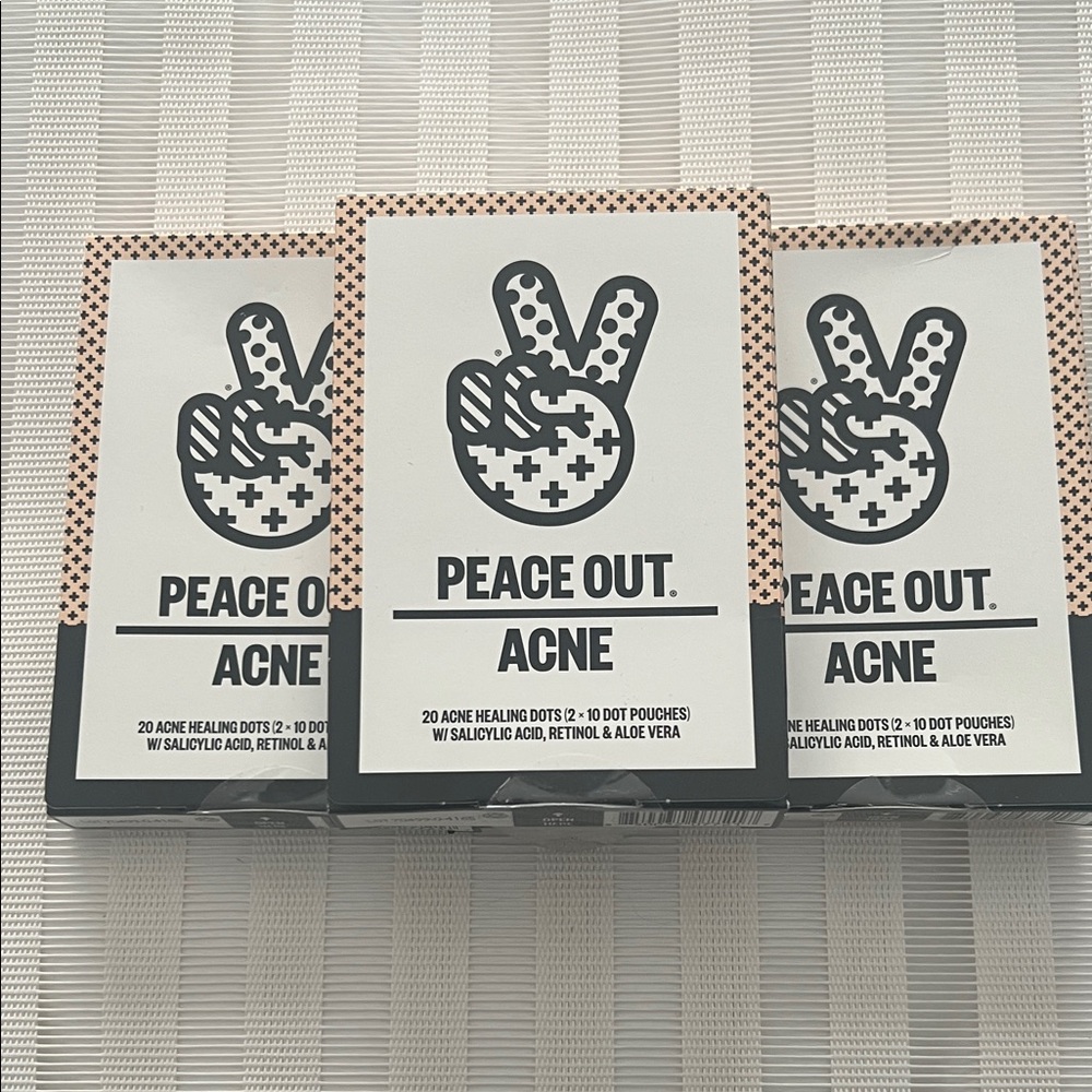 Peace Out Acne Healing Dots - Black and White